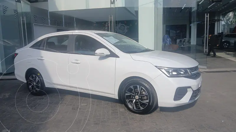 Foto Chevrolet Aveo LS usado (2023) color Blanco financiado en mensualidades(enganche $83,600 mensualidades desde $3,517)