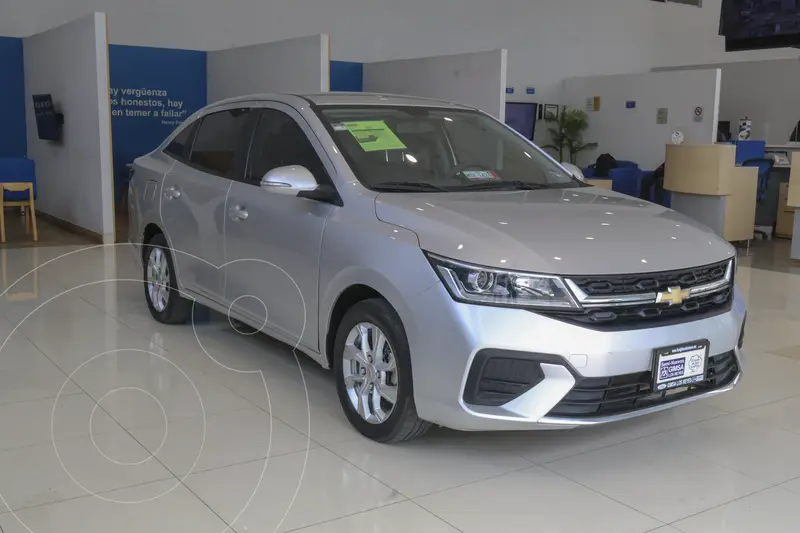 Foto Chevrolet Aveo LT usado (2025) color Plata financiado en mensualidades(enganche $78,560 mensualidades desde $5,975)