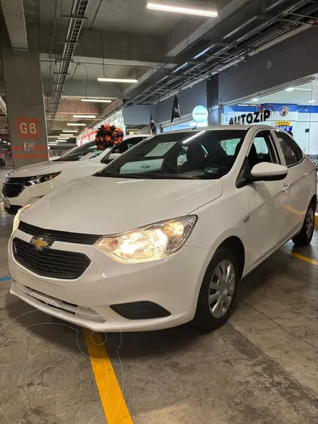 Foto Chevrolet Aveo LS Aut usado (2022) color Blanco precio $208,000