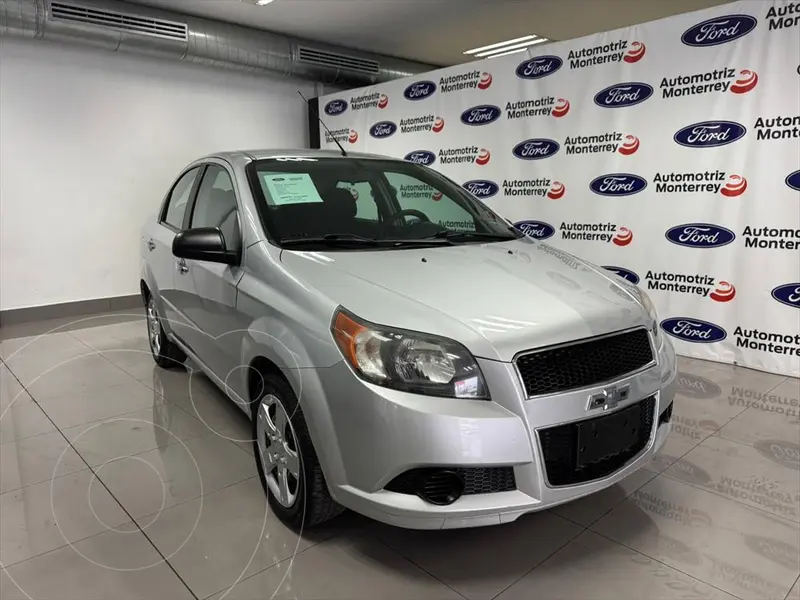 Foto Chevrolet Aveo LT usado (2017) color Plateado precio $120,000