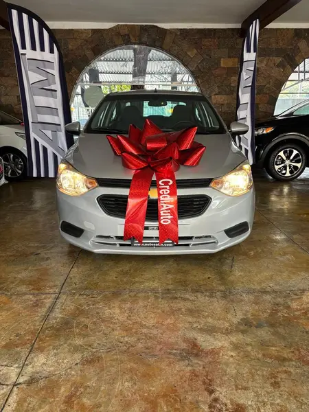 Foto Chevrolet Aveo LS Aut usado (2021) color plateado precio $215,000