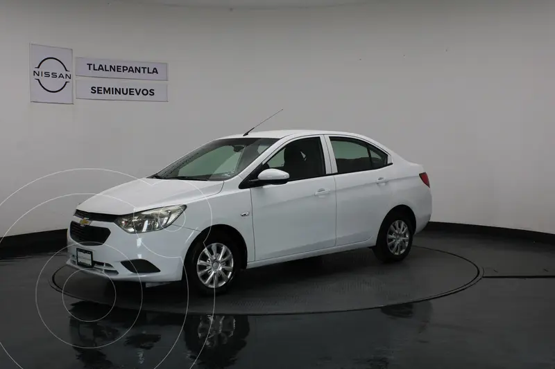 Foto Chevrolet Aveo LS Aut usado (2021) color Blanco precio $185,000