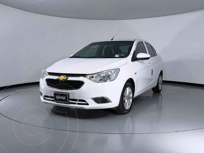 Foto Chevrolet Aveo LTZ usado (2018) color Blanco precio $203,999