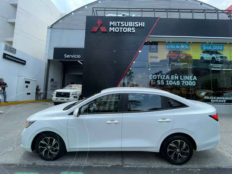 Foto Chevrolet Aveo LT Plus usado (2024) color Blanco precio $229,900