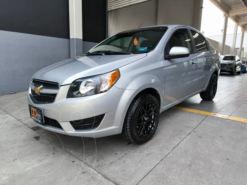 Foto Chevrolet Aveo LT usado (2017) color plateado precio $185,000