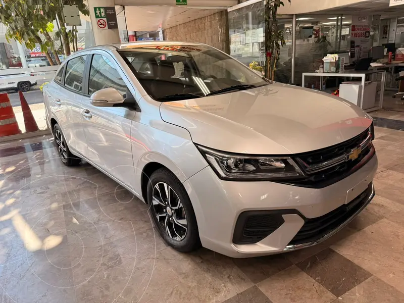 Foto Chevrolet Aveo LS usado (2024) color plateado financiado en mensualidades(enganche $108,262 mensualidades desde $4,555)