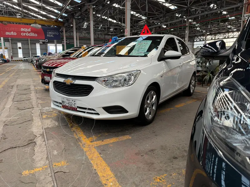 Foto Chevrolet Aveo LS Aut usado (2022) color Blanco financiado en mensualidades(enganche $52,000 mensualidades desde $4,600)