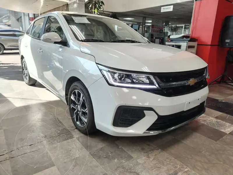 Foto Chevrolet Aveo LS usado (2024) color Blanco financiado en mensualidades(enganche $108,262 mensualidades desde $4,555)