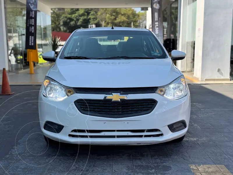 Foto Chevrolet Aveo LS Aut usado (2022) color Blanco financiado en mensualidades(enganche $63,558 mensualidades desde $4,235)