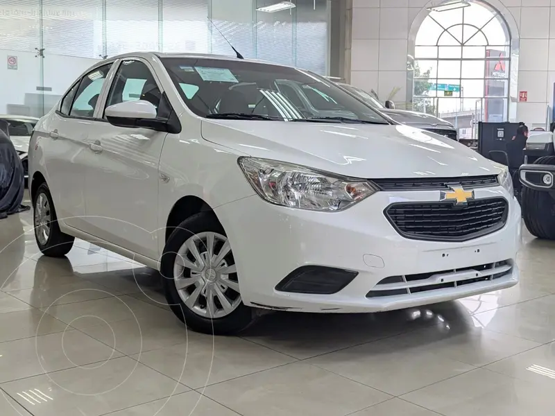 Foto Chevrolet Aveo LS Aut usado (2023) color Blanco financiado en mensualidades(enganche $87,362 mensualidades desde $3,753)