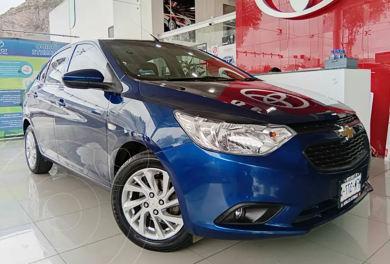 Foto Chevrolet Aveo LT usado (2023) color Azul financiado en mensualidades(enganche $98,230 mensualidades desde $4,220)