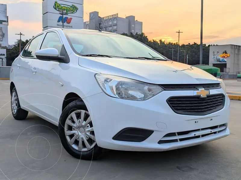 Foto Chevrolet Aveo LS Aut usado (2023) color Blanco precio $185,800