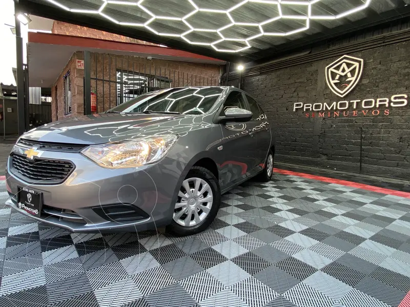 Foto Chevrolet Aveo LS usado (2022) color Gris precio $194,900