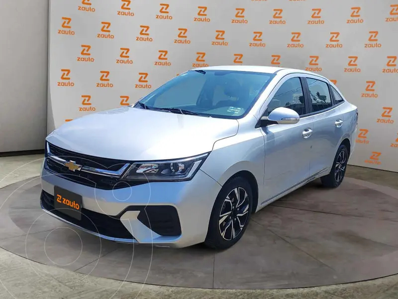 Foto Chevrolet Aveo LS usado (2024) color Plata financiado en mensualidades(enganche $72,458 mensualidades desde $5,543)