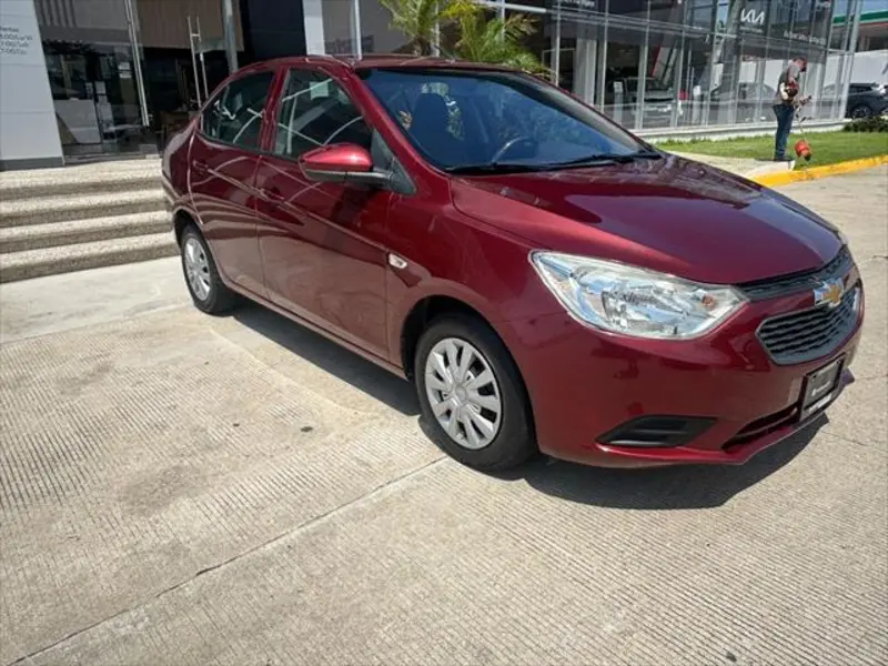 Foto Chevrolet Aveo LS Aut usado (2022) color Rojo precio $215,000