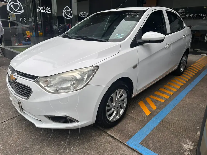 Foto Chevrolet Aveo LTZ usado (2018) color Blanco precio $157,000