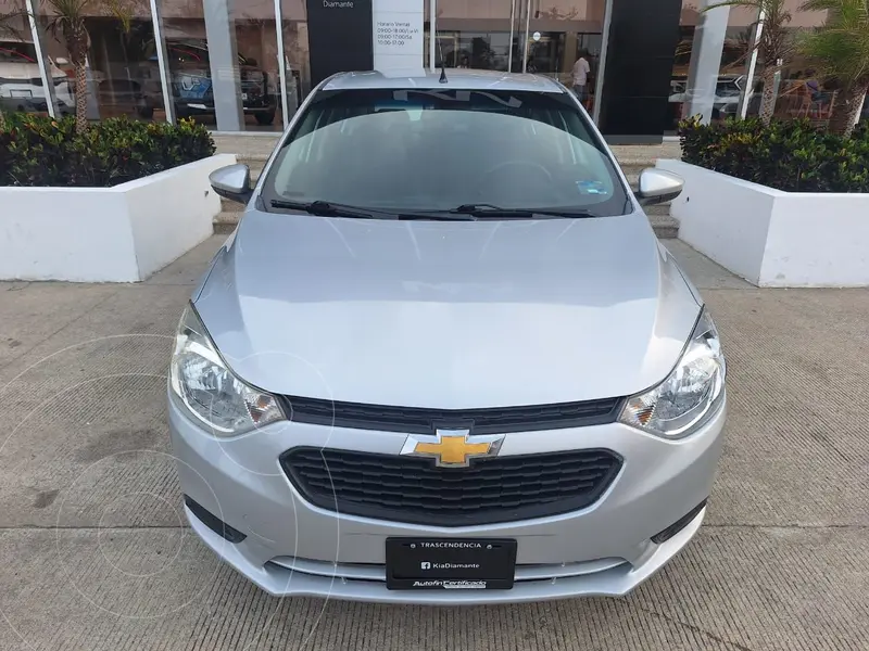 Foto Chevrolet Aveo LS usado (2018) color plateado precio $160,000