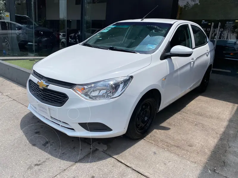 Foto Chevrolet Aveo LS usado (2022) color Blanco precio $209,000