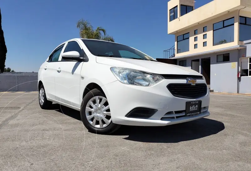 Foto Chevrolet Aveo LS Aut usado (2022) color Blanco precio $219,800