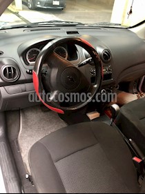 foto Chevrolet Aveo LS Aut usado (2017) color Plata Brillante precio $120,000