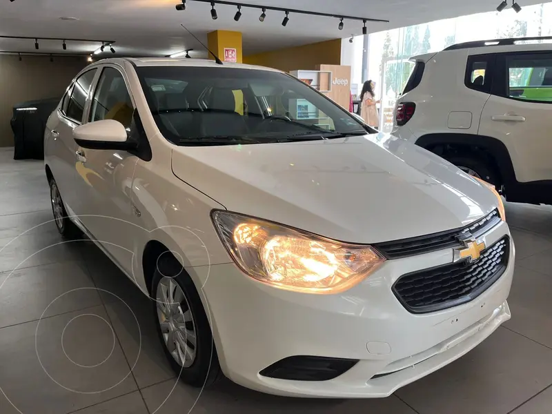 Foto Chevrolet Aveo LS Aut usado (2023) color Blanco financiado en mensualidades(enganche $89,870 mensualidades desde $3,861)