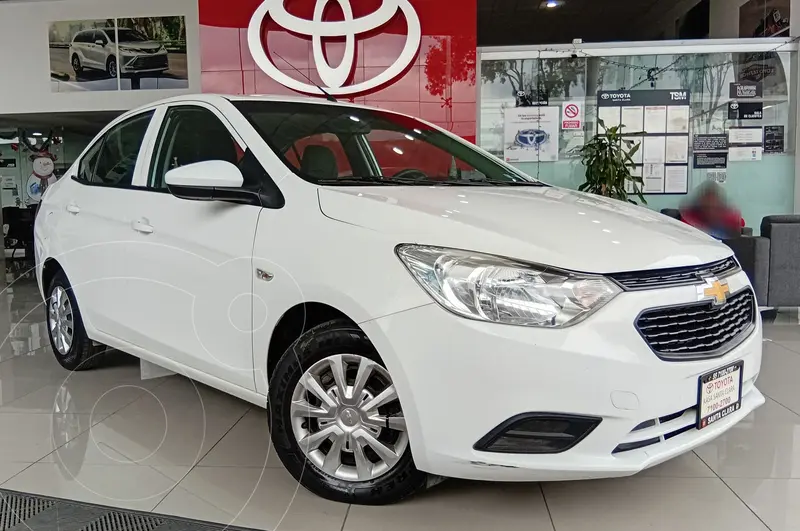 Foto Chevrolet Aveo LS Aut usado (2023) color Blanco precio $210,000