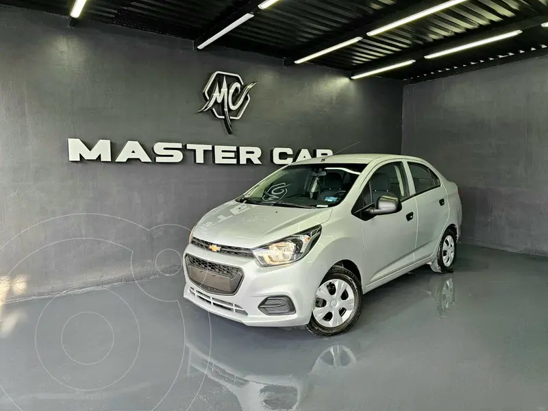 Foto Chevrolet Beat Hatchback LT usado (2018) color plateado precio $169,000