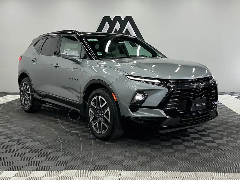 Foto Chevrolet Blazer RS usado (2023) color plateado precio $629,999
