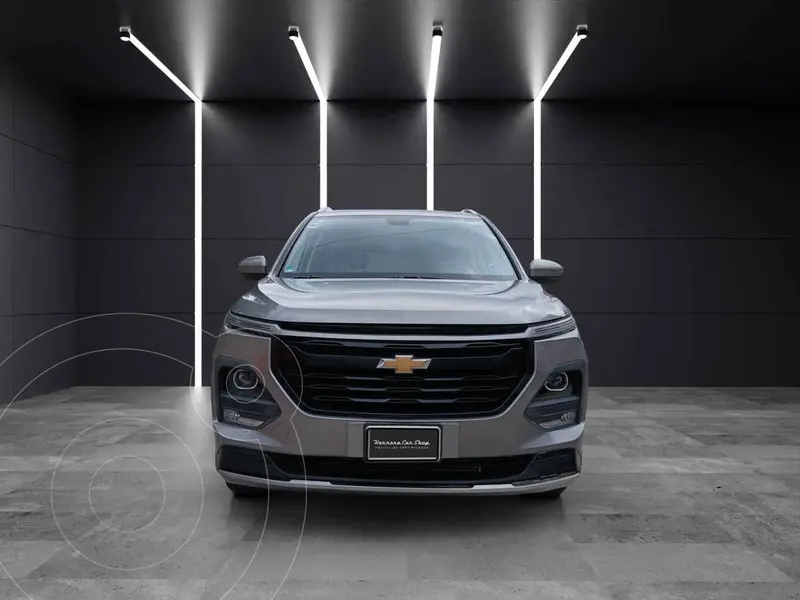 Foto Chevrolet Captiva Sport LT usado (2022) color Plata financiado en mensualidades(enganche $70,560 mensualidades desde $8,043)