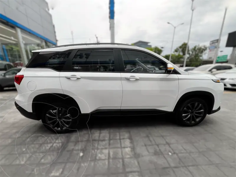 Foto Chevrolet Captiva LT 5 pas usado (2023) color Blanco financiado en mensualidades(enganche $105,609 mensualidades desde $7,036)