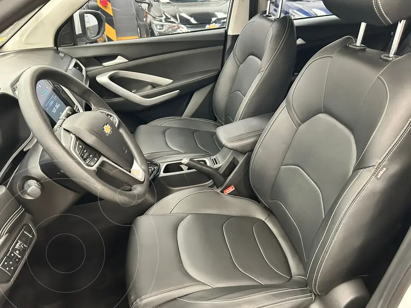Foto Chevrolet Captiva LT 5 pas usado (2022) color Blanco financiado en mensualidades(enganche $129,162 mensualidades desde $5,636)