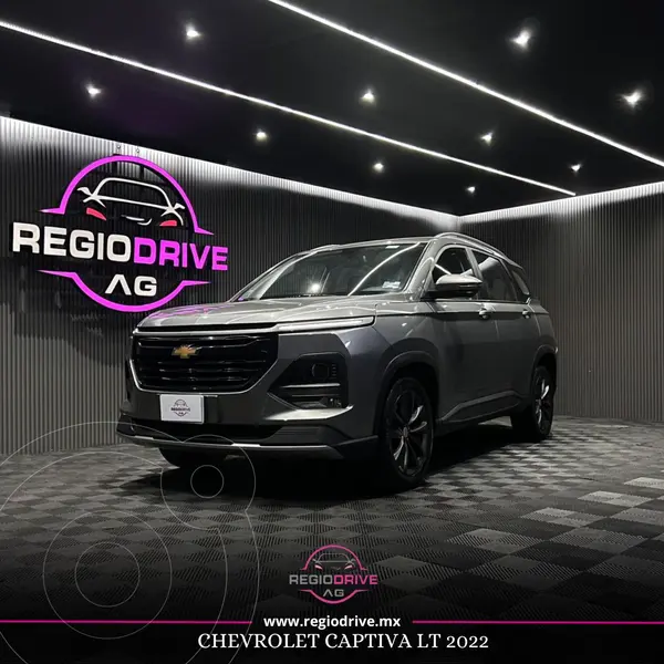 Foto Chevrolet Captiva LT 5 pas usado (2022) color Plata precio $284,900