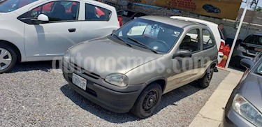 foto Chevrolet Chevy 3P Joy Pop 1.4L usado (2001) color Arena Dorada precio $26,800