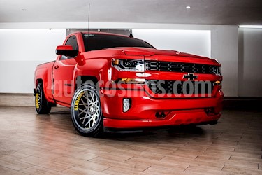 Foto venta Auto usado Chevrolet Cheyenne 2500 4x2 Cab Reg D (2016) color Rojo Profundo precio $479,000