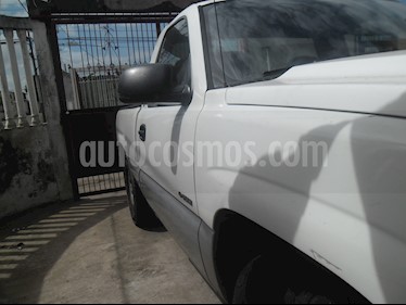 Foto venta carro usado Chevrolet Cheyenne Auto. 4x2 (2004) color Blanco precio u$s2.600