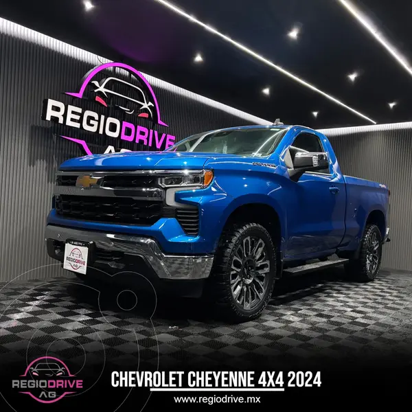 Foto Chevrolet Cheyenne LT 4X4 usado (2024) color Azul Metalico financiado en mensualidades(enganche $195,000 mensualidades desde $21,463)
