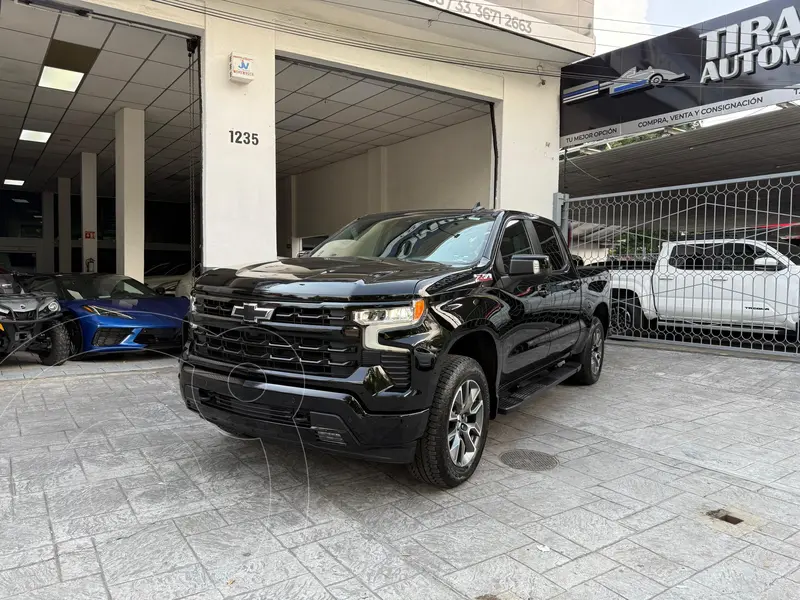 Foto Chevrolet Cheyenne RST CD usado (2024) color Negro financiado en mensualidades(enganche $220,000 mensualidades desde $33,511)