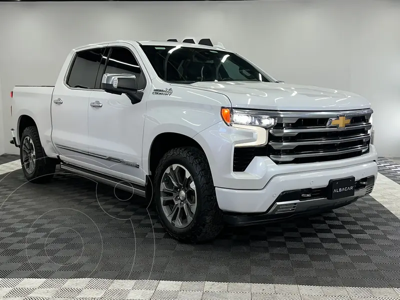 Chevrolet Cheyenne 6.2L High Country usado (2023) color Blanco precio $949,999