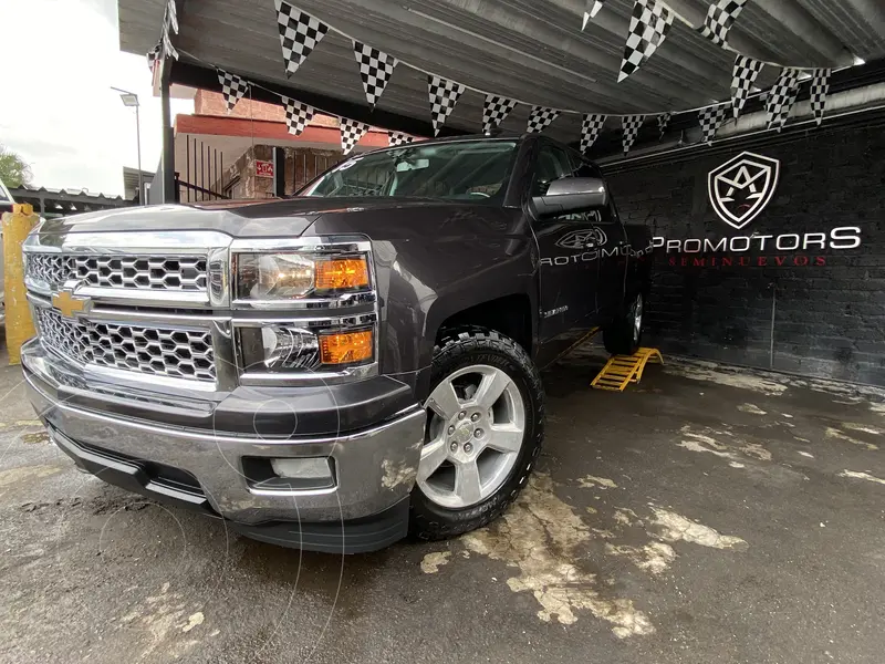 Foto Chevrolet Cheyenne 2500 4x4 Doble Cab LT Z71 usado (2015) color Gris precio $399,900