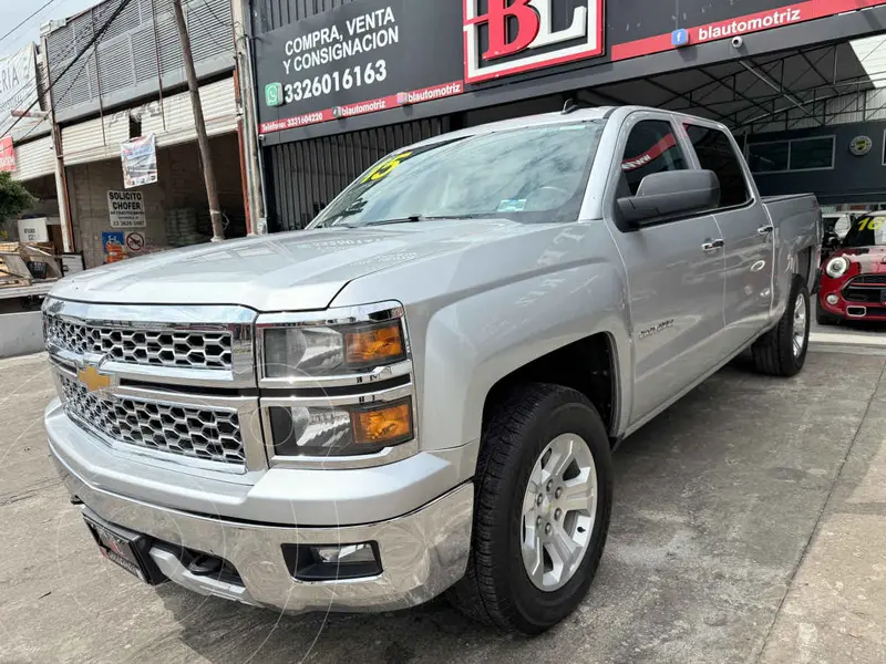 Foto Chevrolet Cheyenne 2500 4x4 Doble Cab LTZ usado (2015) color Plata precio $399,900