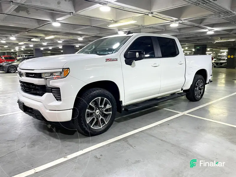 Foto Chevrolet Cheyenne RST CD usado (2024) color Blanco precio $869,000