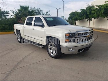 Chevrolet Cheyenne LT Z71 4X4, DOBLE CABINA, TA 6 VELOCIDADES / V8 5 usado (2015) color Blanco precio $398,000