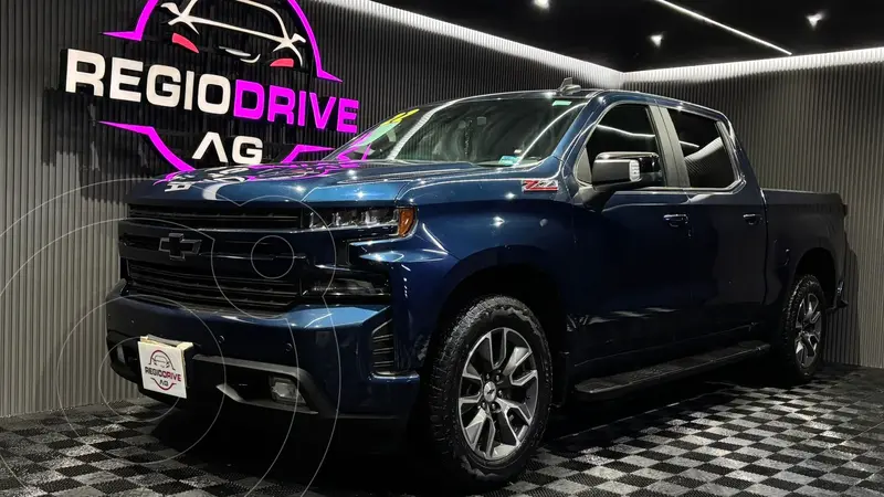 Foto Chevrolet Cheyenne RST CD usado (2022) color Azul Metalico precio $929,900