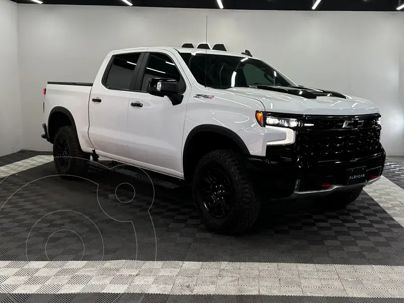 Foto Chevrolet Cheyenne ZR2 usado (2022) color Blanco precio $989,999