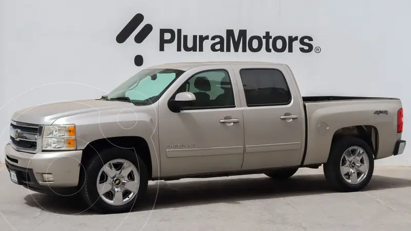 Foto Chevrolet Cheyenne 2500 4x4 Crew Cab B usado (2009) color Beige precio $215,000