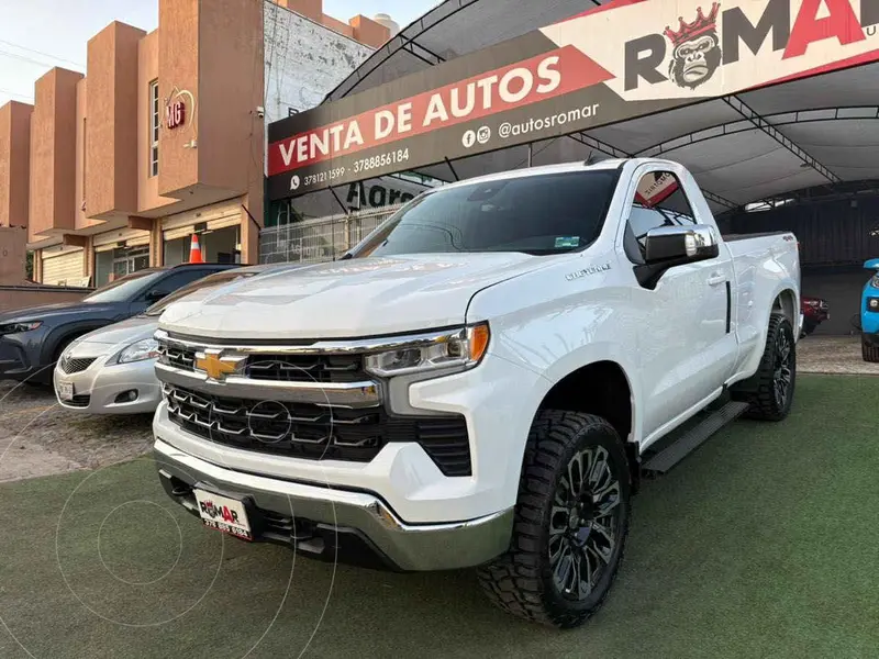 Foto Chevrolet Cheyenne LT 4X2 usado (2023) color Blanco precio $839,999
