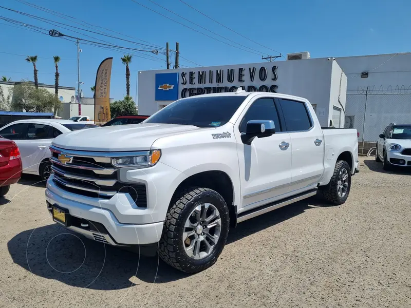 Foto Chevrolet Cheyenne 6.2L High Country usado (2023) color Blanco precio $1,150,000