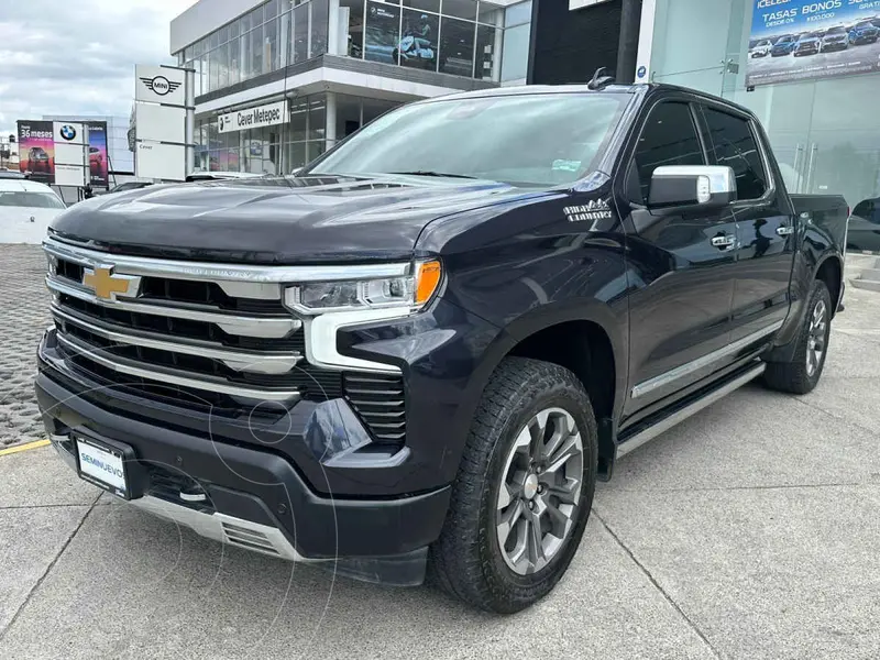 Foto Chevrolet Cheyenne 6.2L High Country usado (2023) color Azul financiado en mensualidades(enganche $237,380 mensualidades desde $26,923)