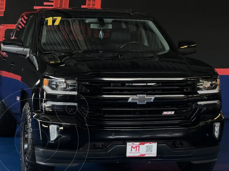 Foto Chevrolet Cheyenne 2500 4x4 Doble Cabina Midnight Edition usado (2017) color Negro precio $595,000