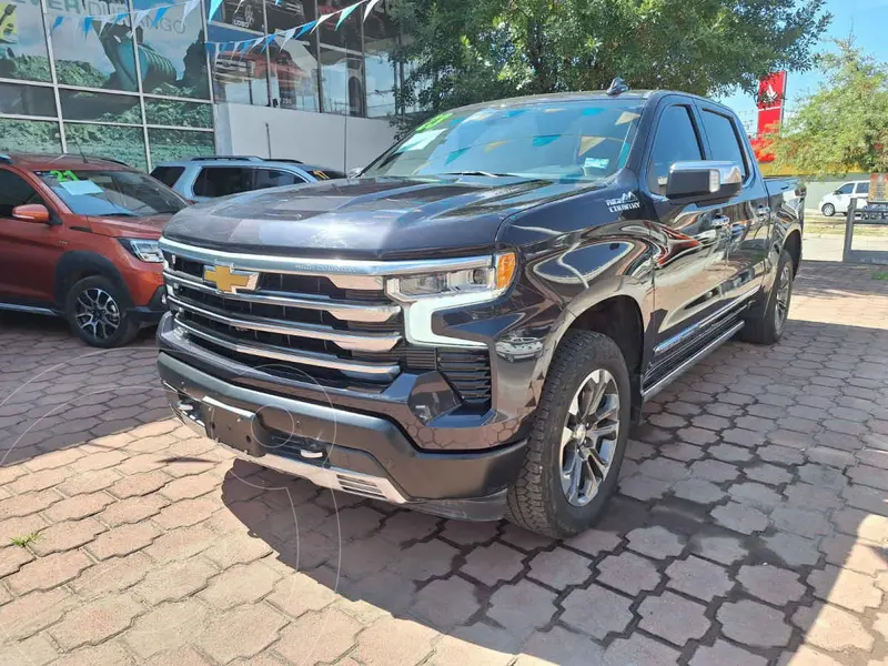 Foto Chevrolet Cheyenne 5.3L High Country usado (2023) color Gris precio $1,270,000